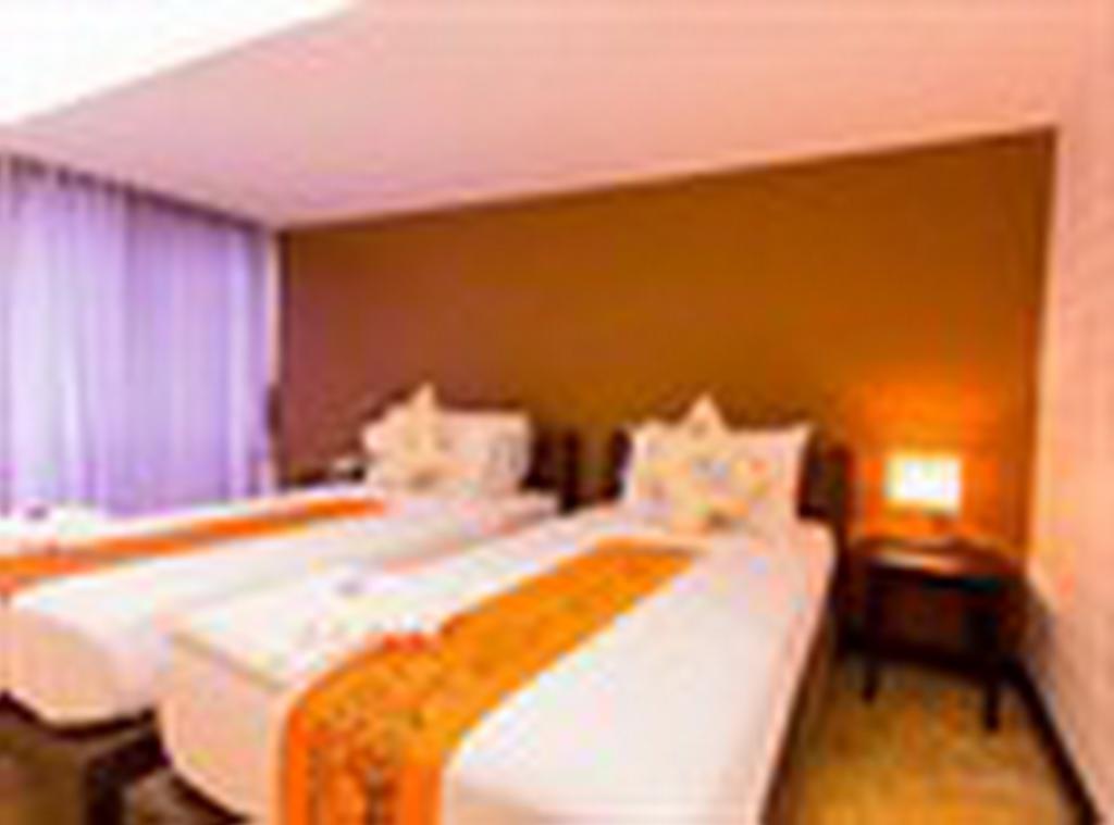 All Together Suite Hotel Bangkok Exterior foto