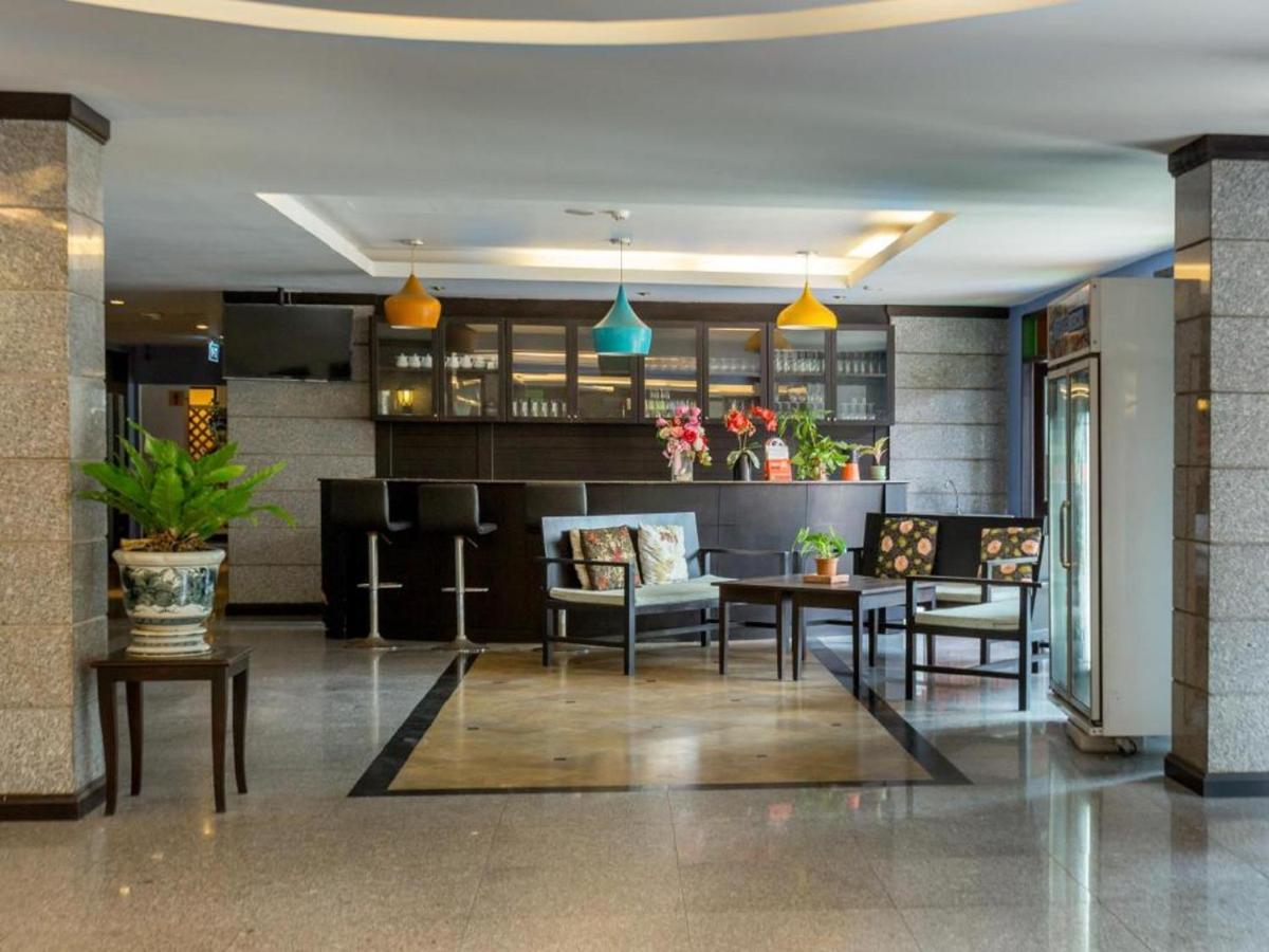 All Together Suite Hotel Bangkok Exterior foto